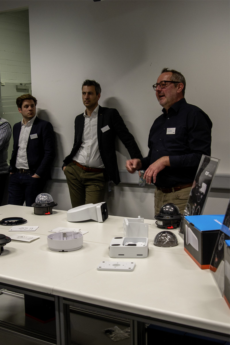 Dallmeier Partnertage Februar 2023 - Günther Frank und Kameras